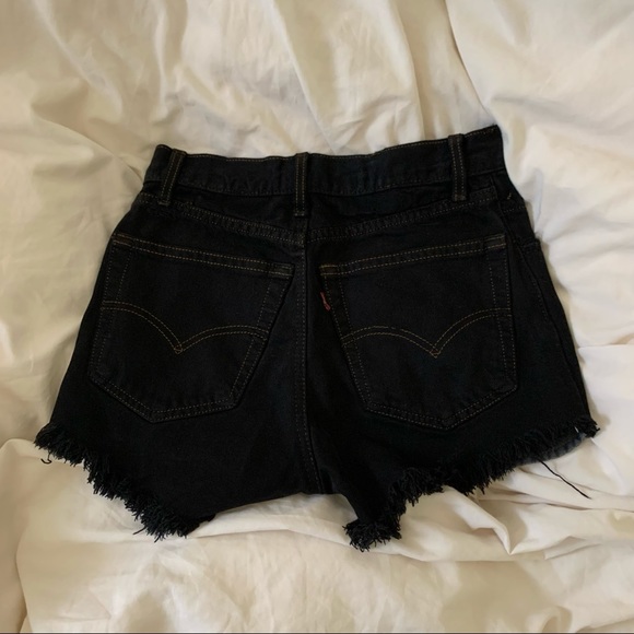 Black Red Tab Levi’s Shorts - Picture 2 of 5